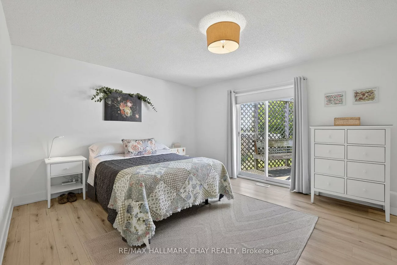 2652, Lawrence, Stroud, Innisfil