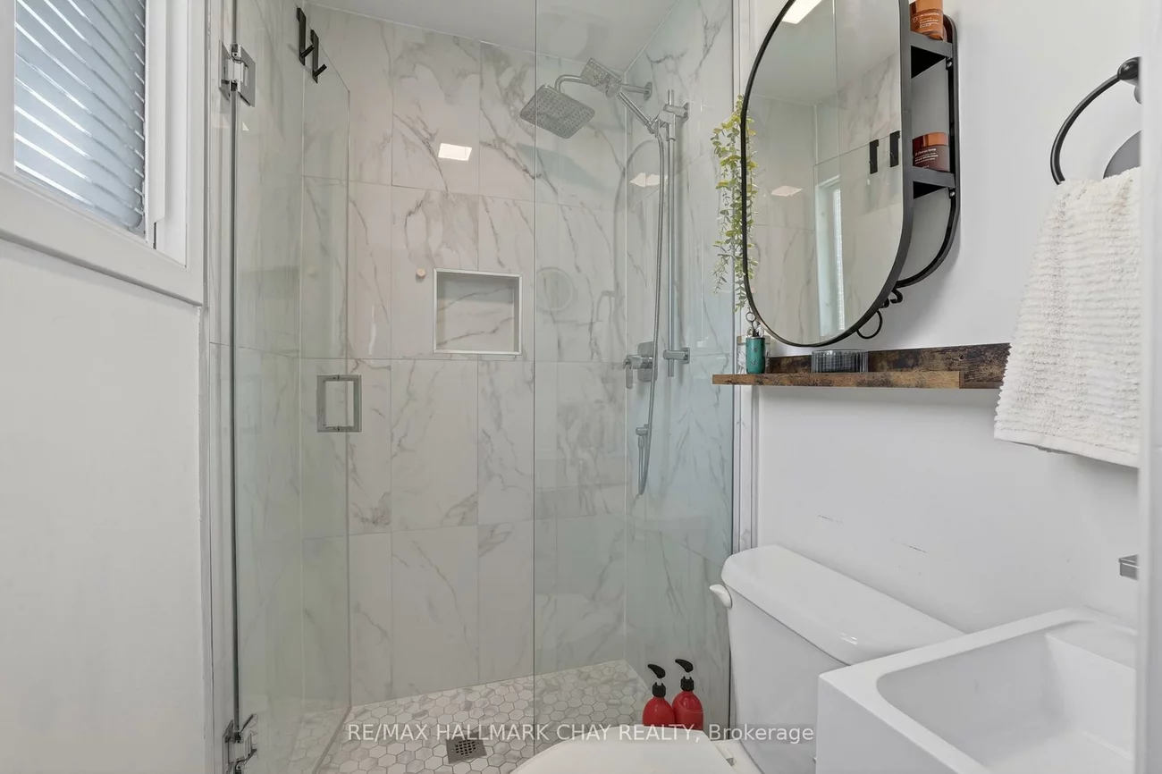 2652, Lawrence, Stroud, Innisfil