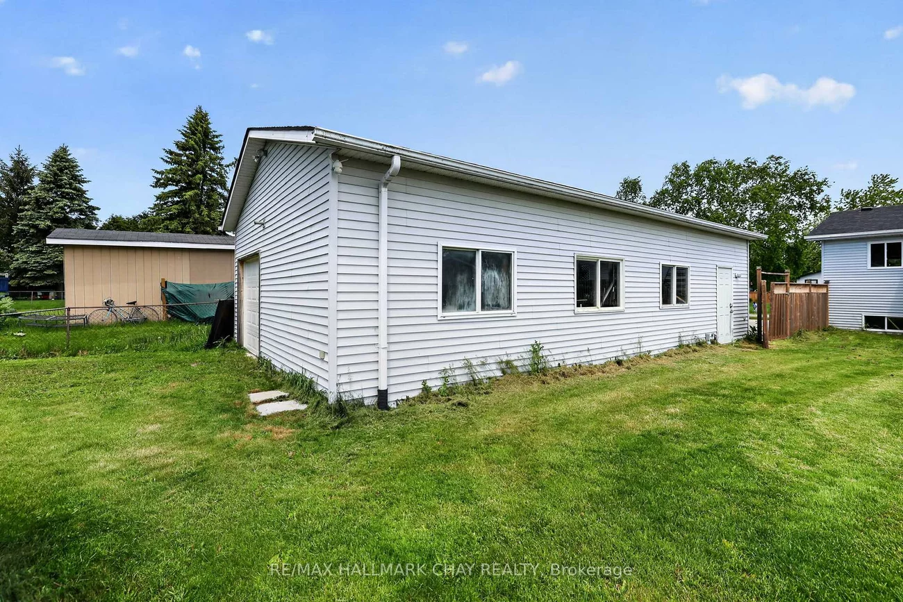 2652, Lawrence, Stroud, Innisfil