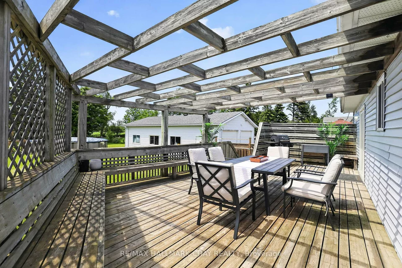 2652, Lawrence, Stroud, Innisfil