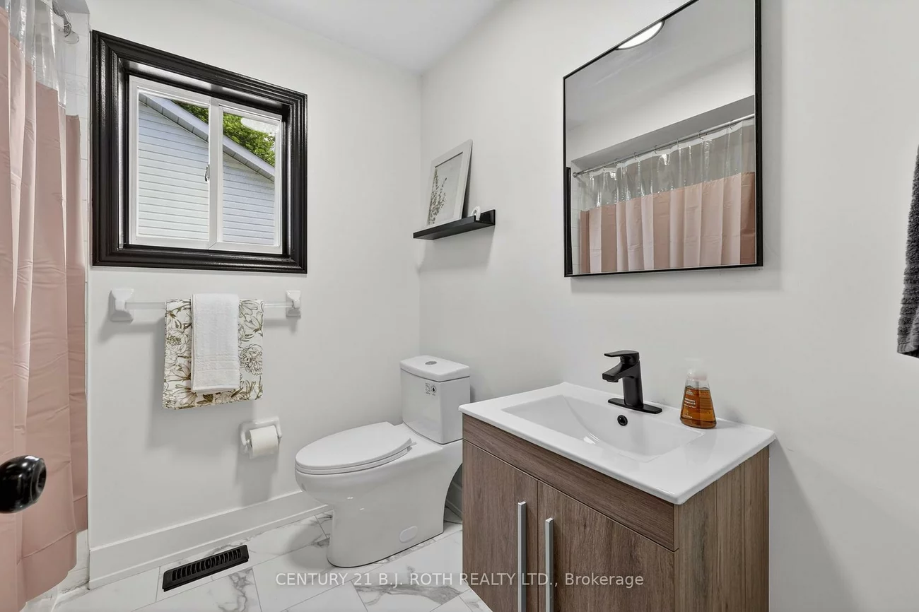 1077, CORRIE, Alcona, Innisfil