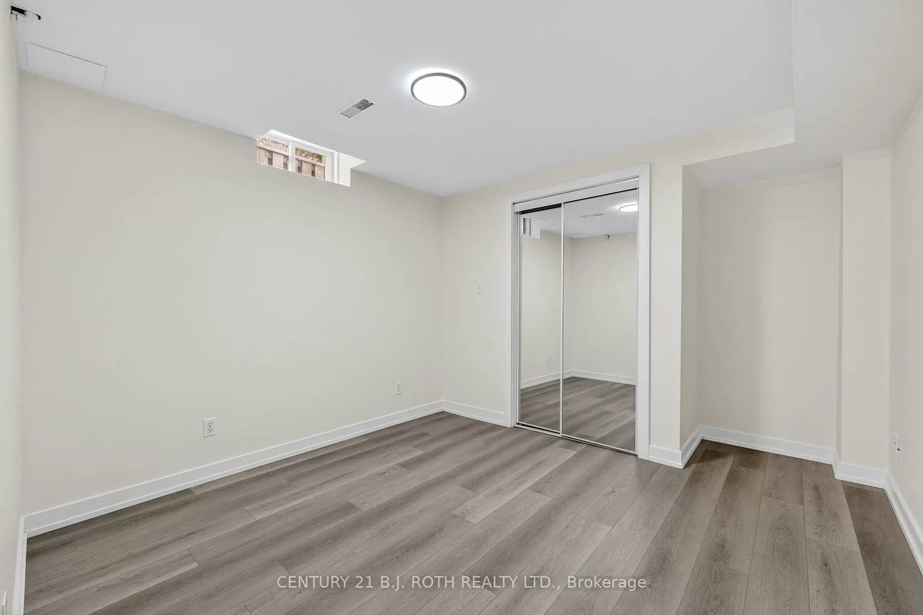 1077, CORRIE, Alcona, Innisfil