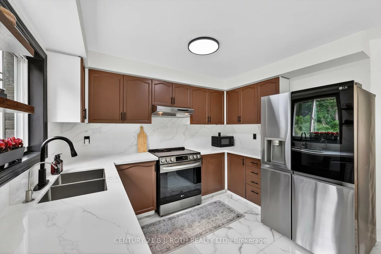 1077, CORRIE, Alcona, Innisfil