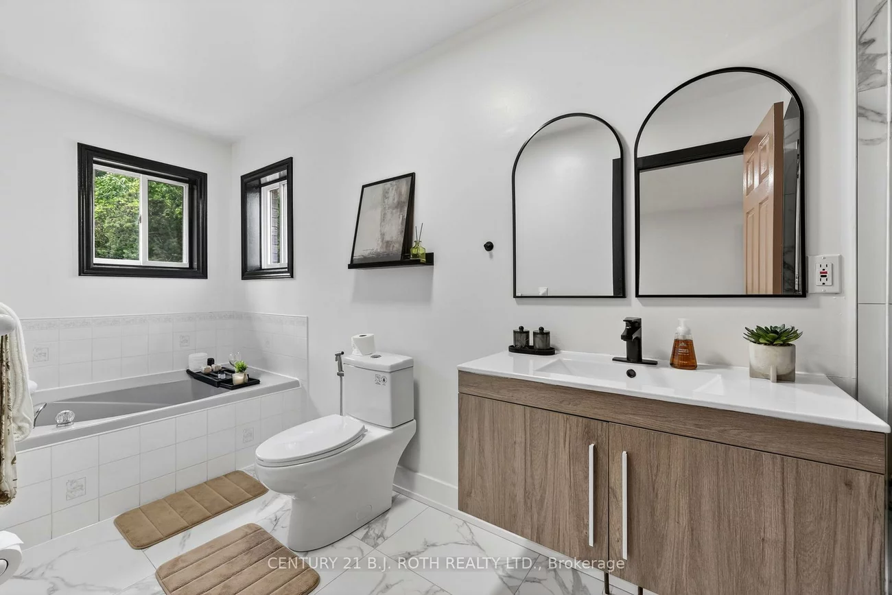 1077, CORRIE, Alcona, Innisfil