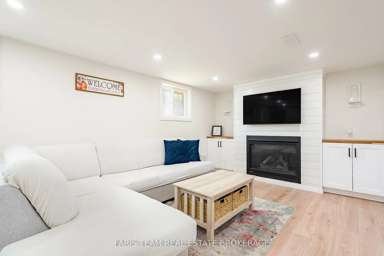 201, Parkside, Stroud, Innisfil