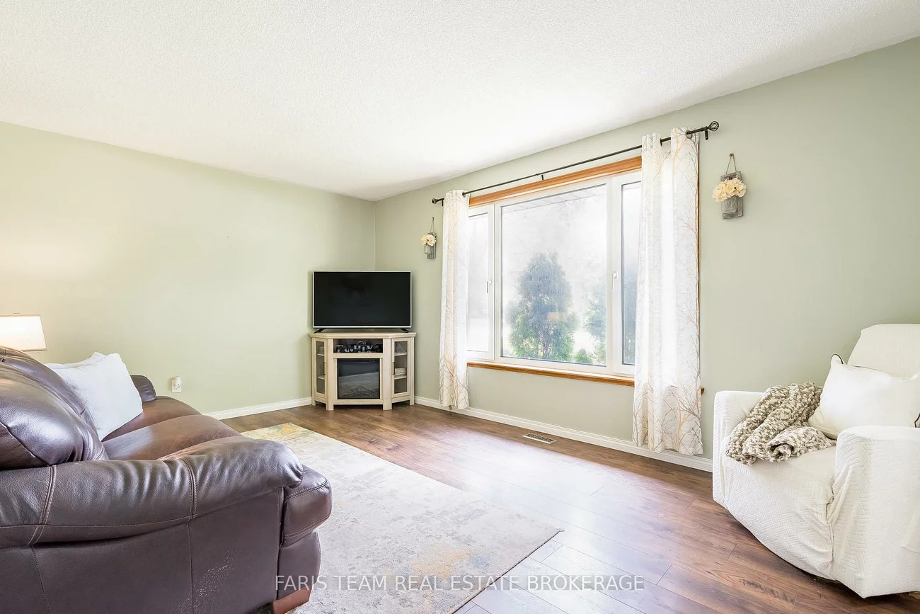 201, Parkside, Stroud, Innisfil