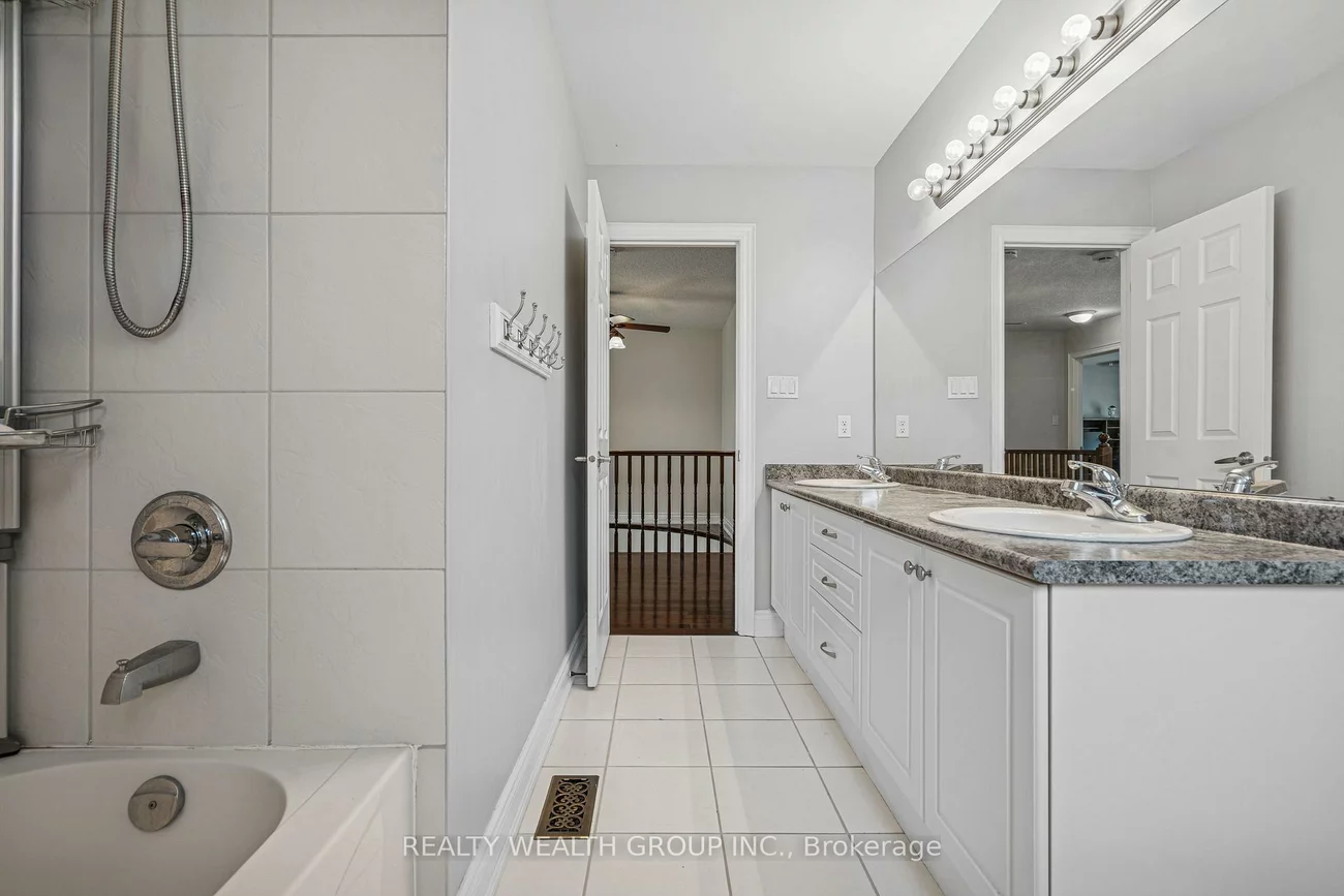 896, Booth, Alcona, Innisfil