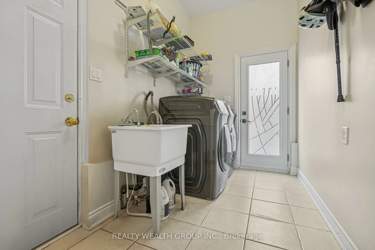896, Booth, Alcona, Innisfil