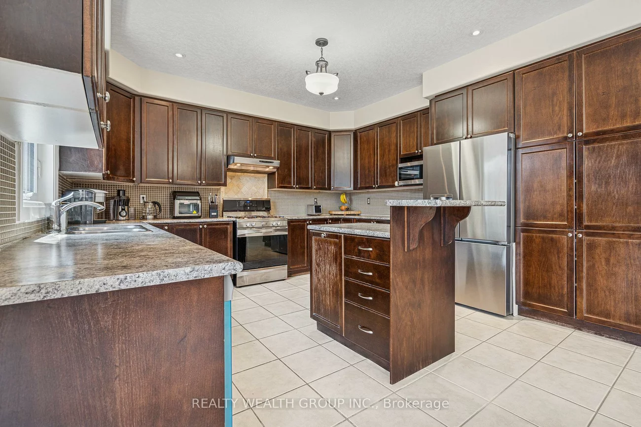 896, Booth, Alcona, Innisfil