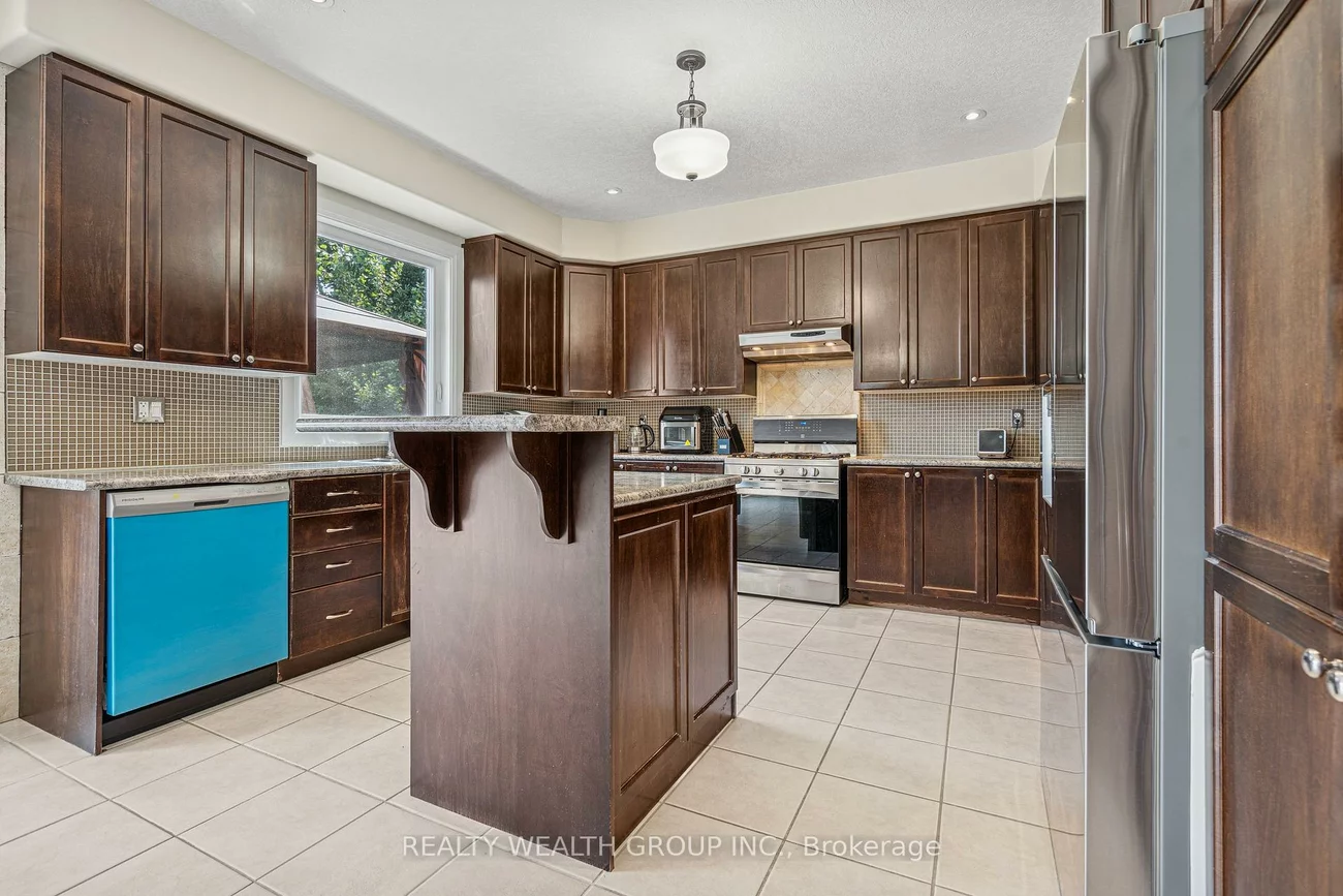 896, Booth, Alcona, Innisfil