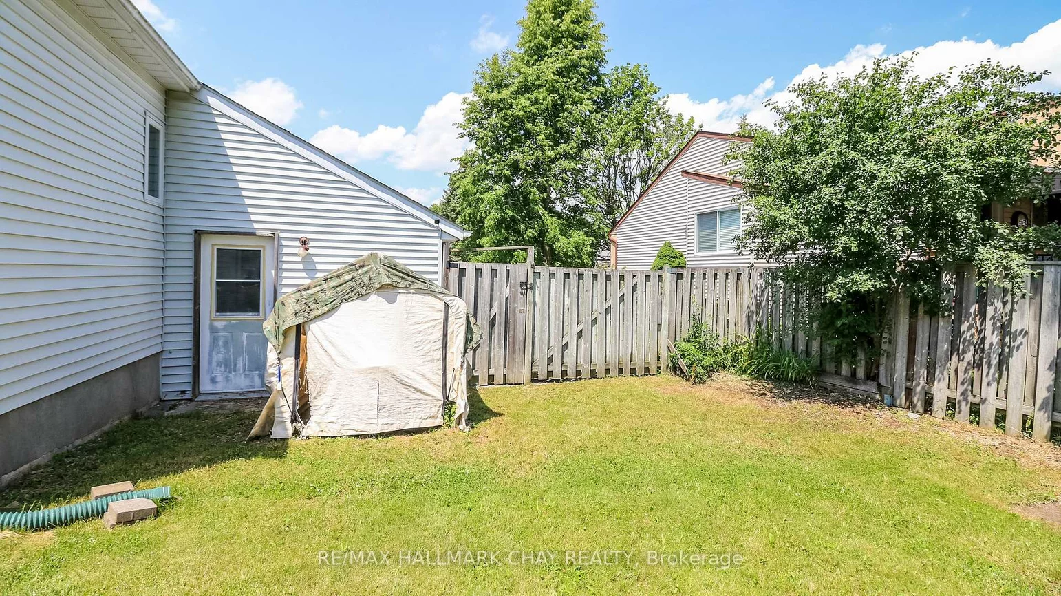 2281, Scythes, Stroud, Innisfil