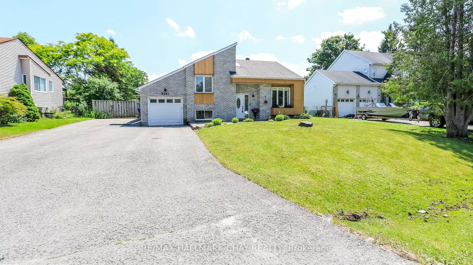 2281, Scythes, Stroud, Innisfil