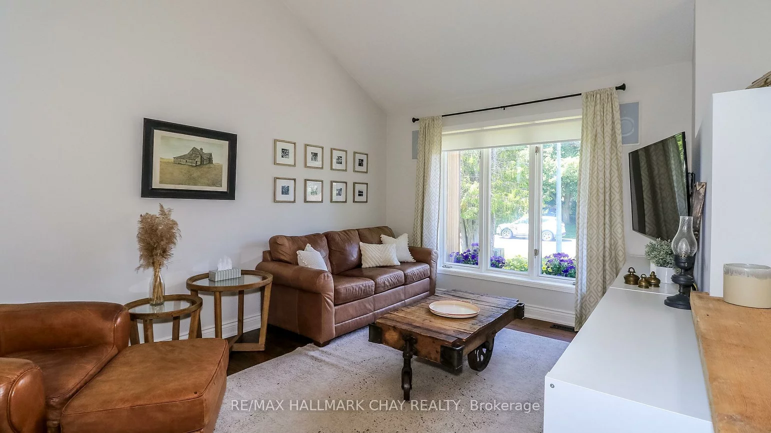 2281, Scythes, Stroud, Innisfil
