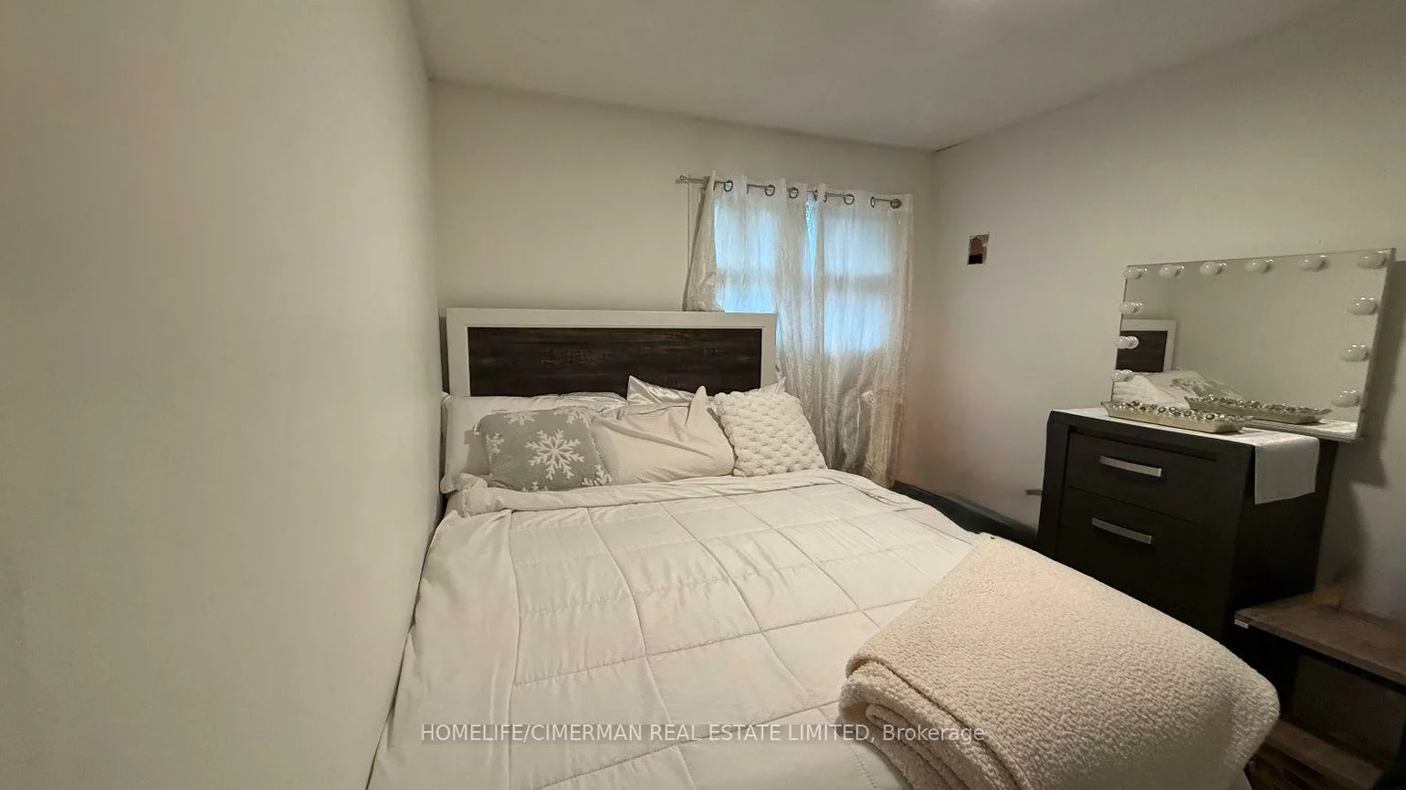 678, Trinity, Alcona, Innisfil