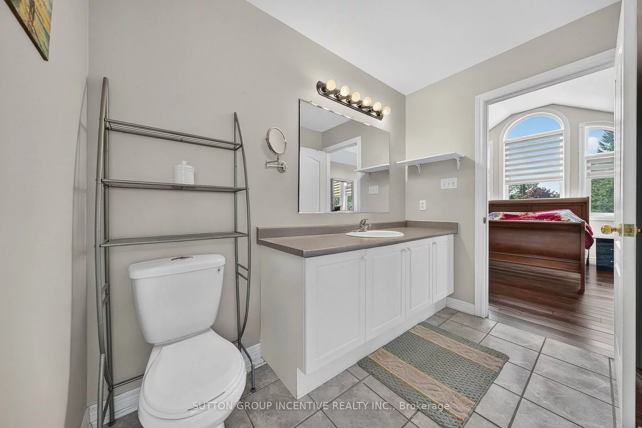 850, Leslie, Alcona, Innisfil