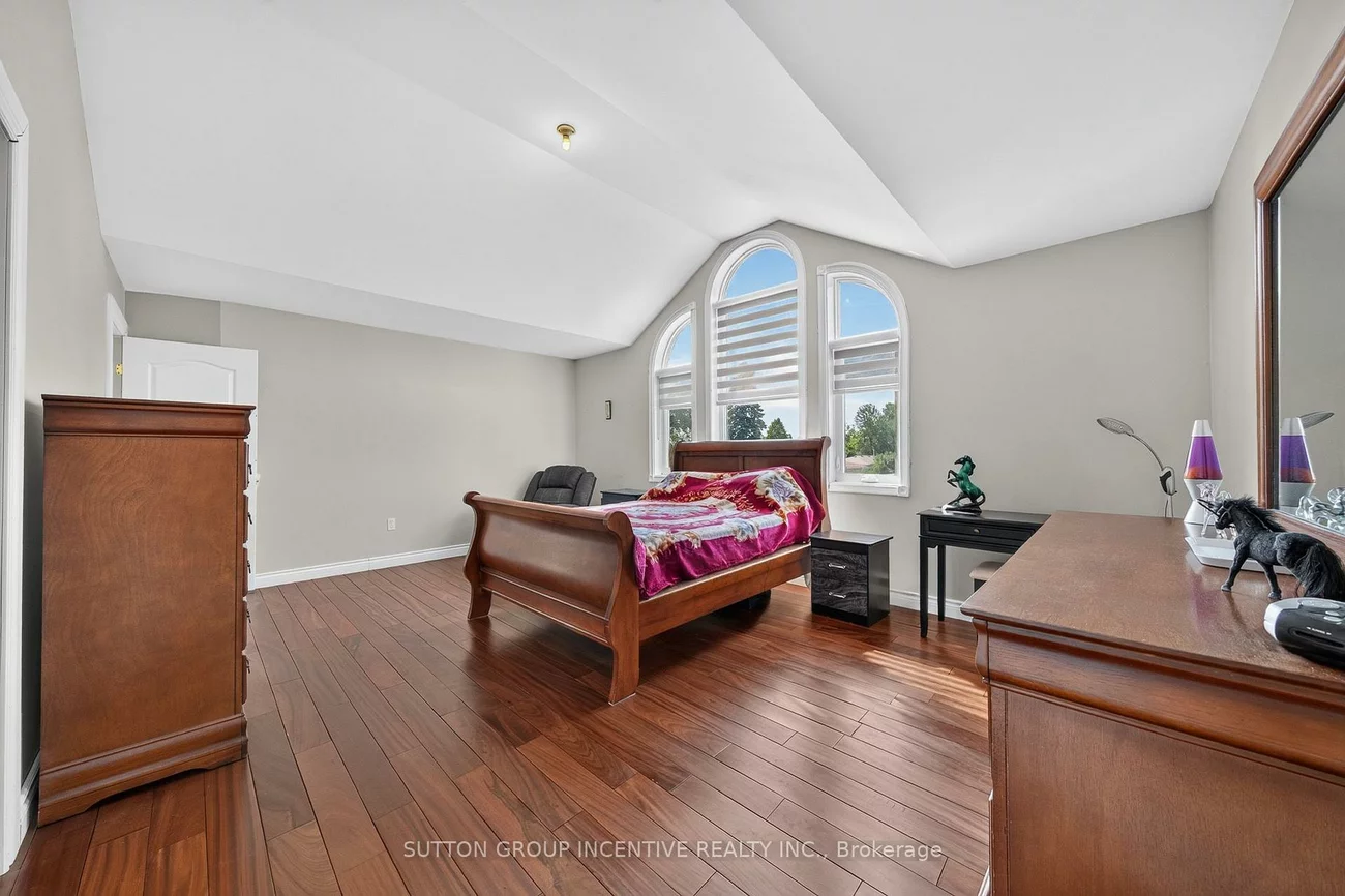 850, Leslie, Alcona, Innisfil