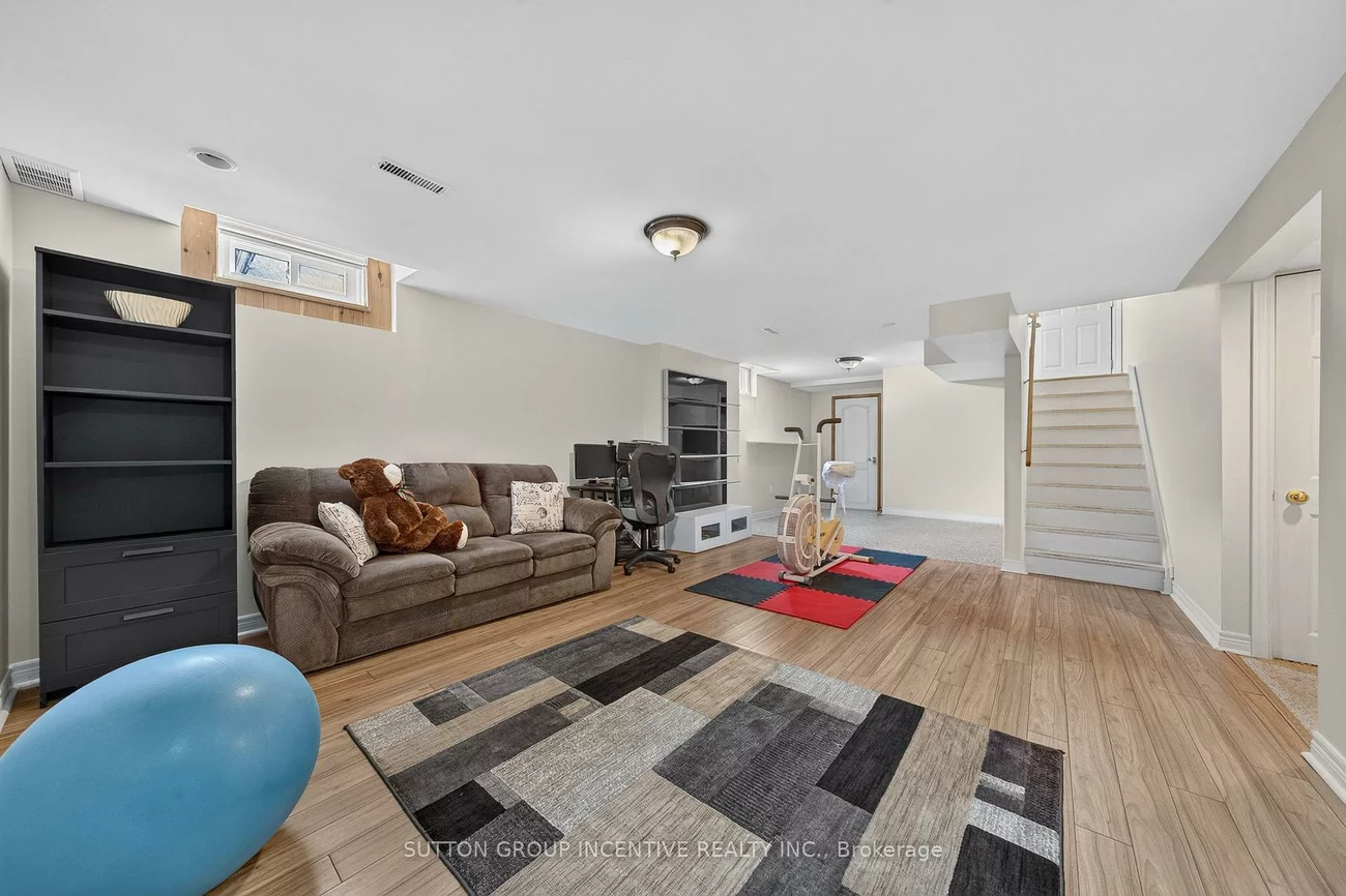 850, Leslie, Alcona, Innisfil