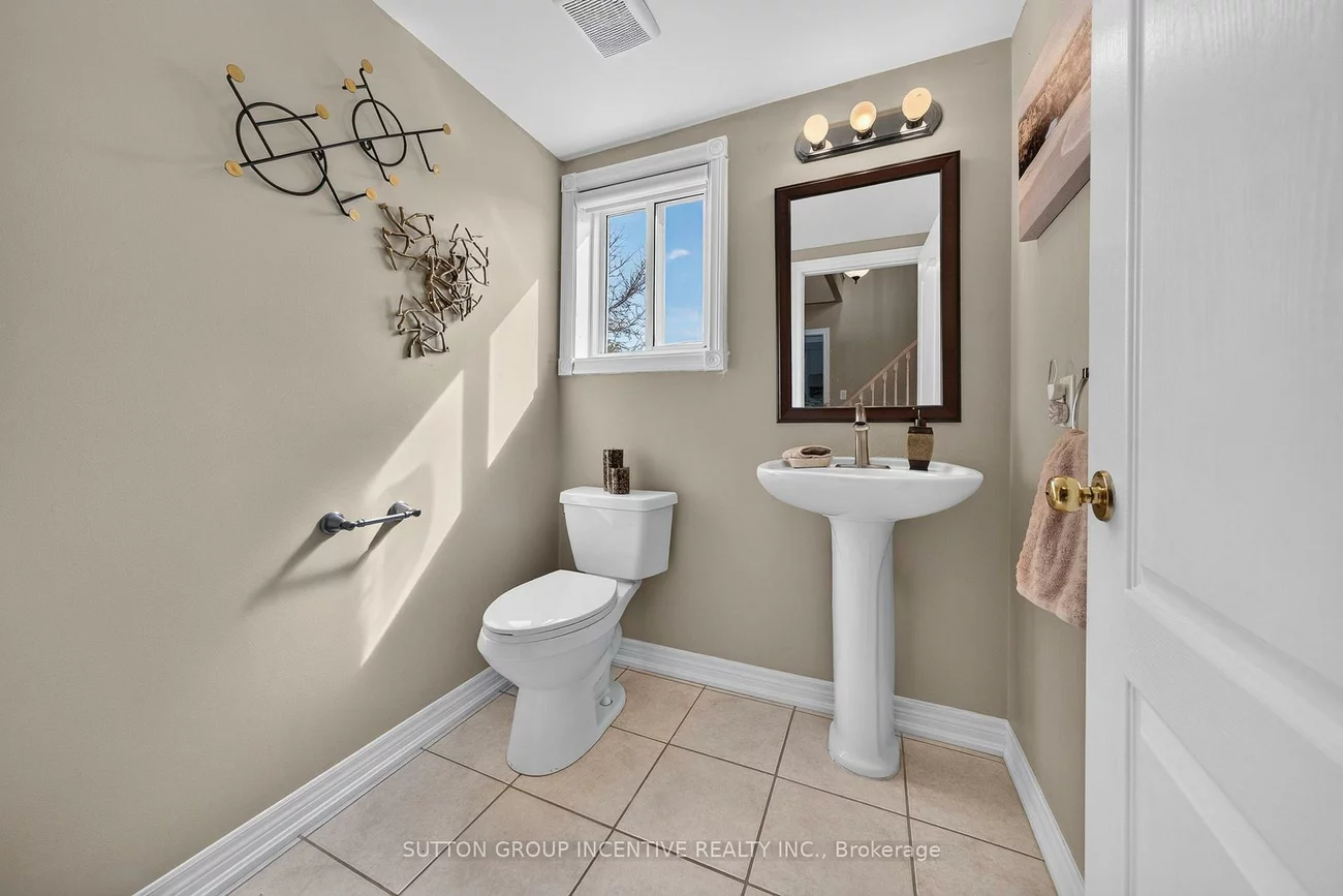 850, Leslie, Alcona, Innisfil