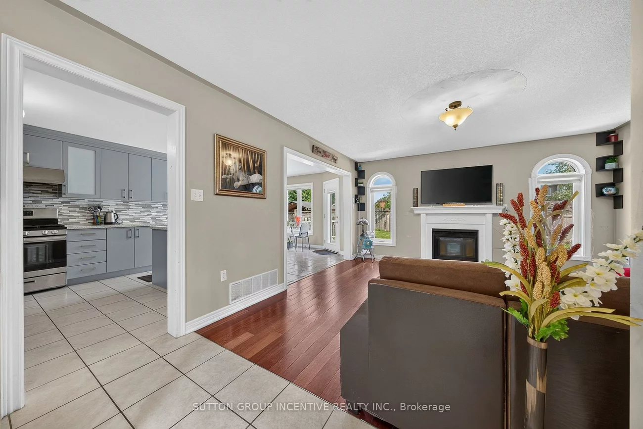 850, Leslie, Alcona, Innisfil