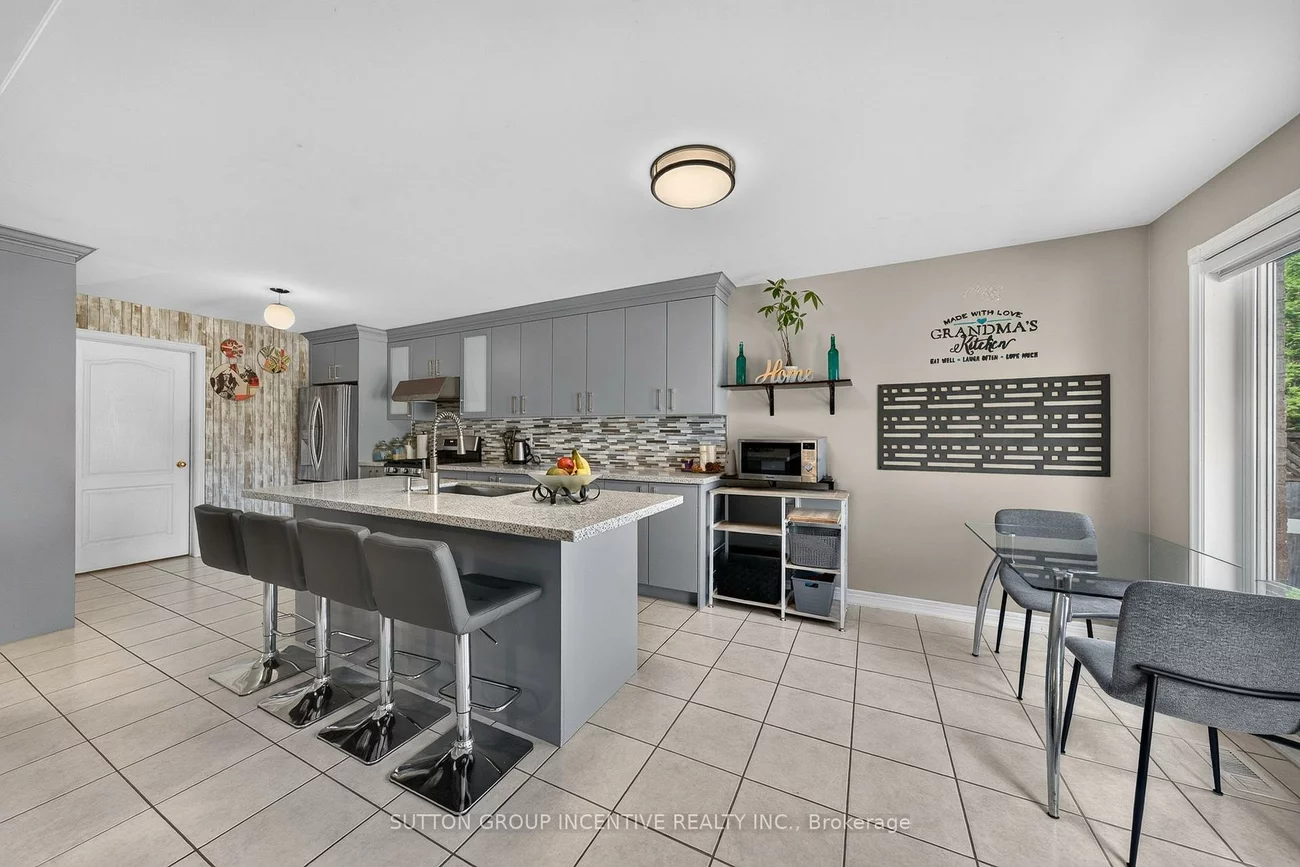 850, Leslie, Alcona, Innisfil