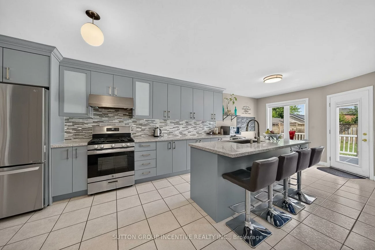 850, Leslie, Alcona, Innisfil