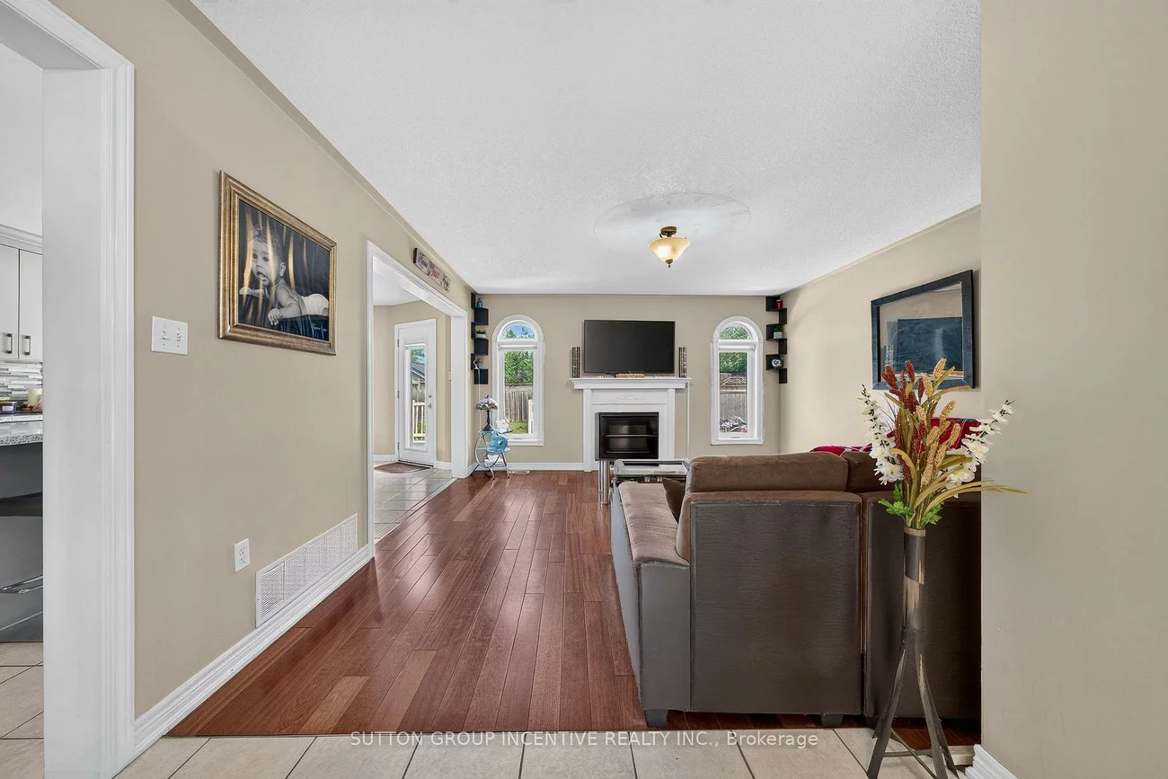 850, Leslie, Alcona, Innisfil