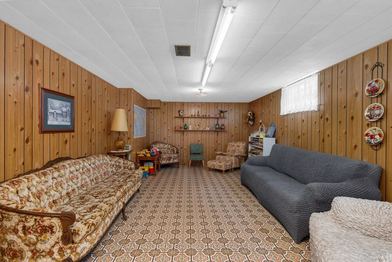 2222, Victoria, Stroud, Innisfil