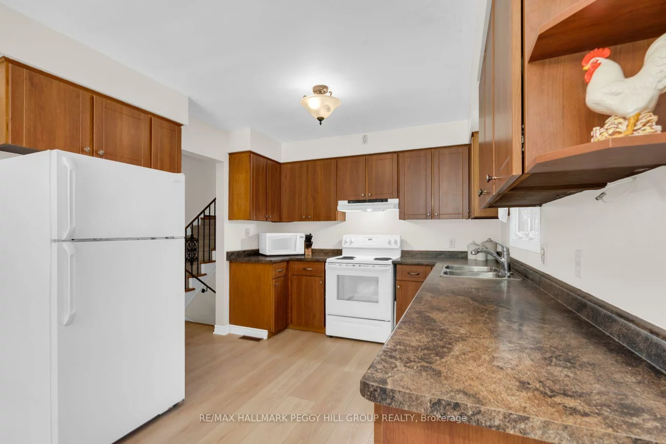 2222, Victoria, Stroud, Innisfil