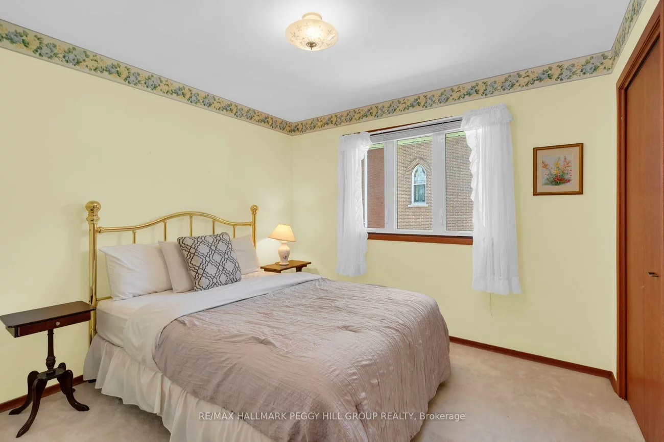 2222, Victoria, Stroud, Innisfil