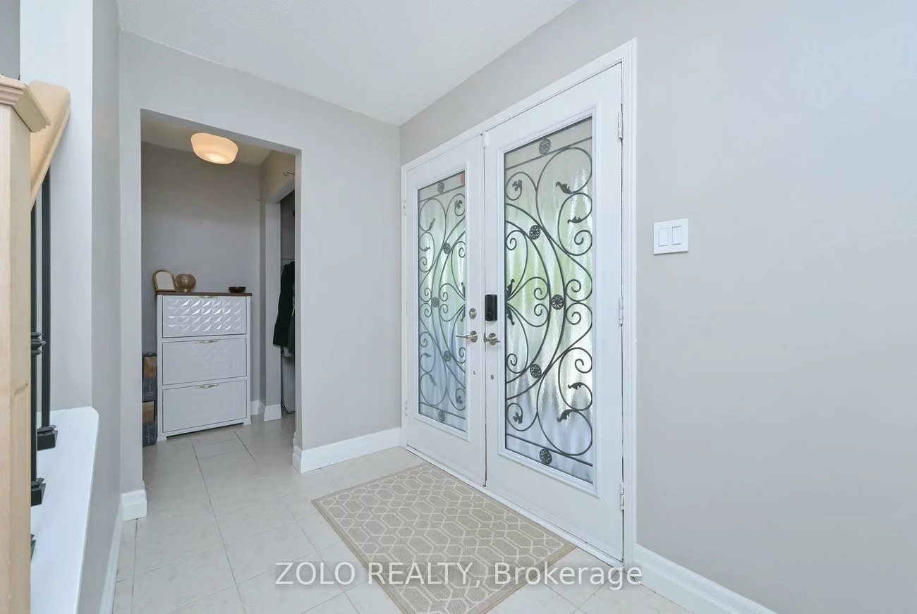 1077, Anna Maria, Alcona, Innisfil