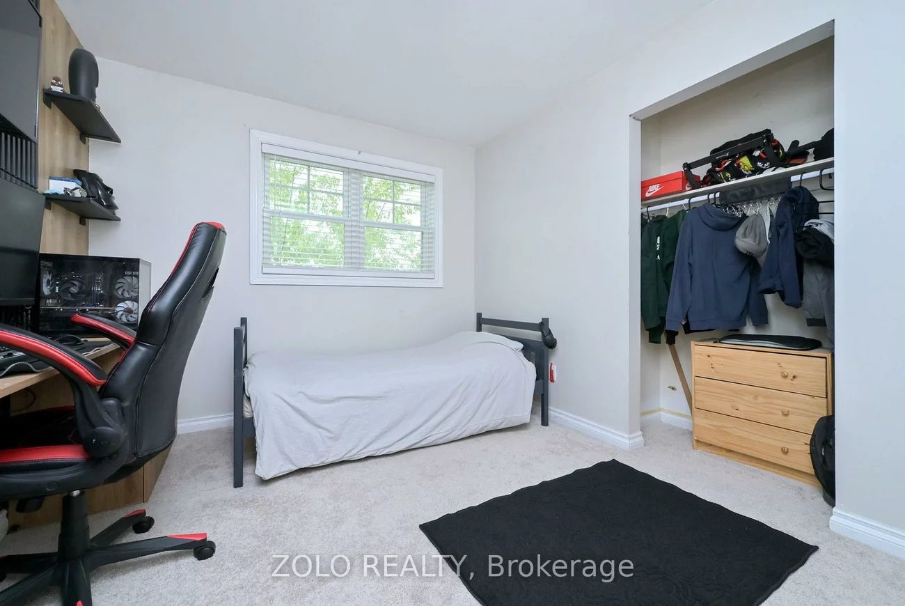 1077, Anna Maria, Alcona, Innisfil