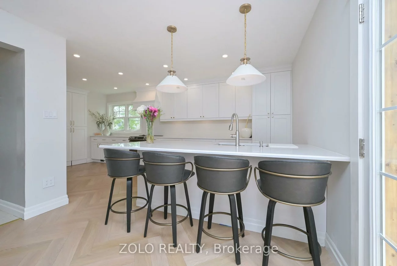 1077, Anna Maria, Alcona, Innisfil