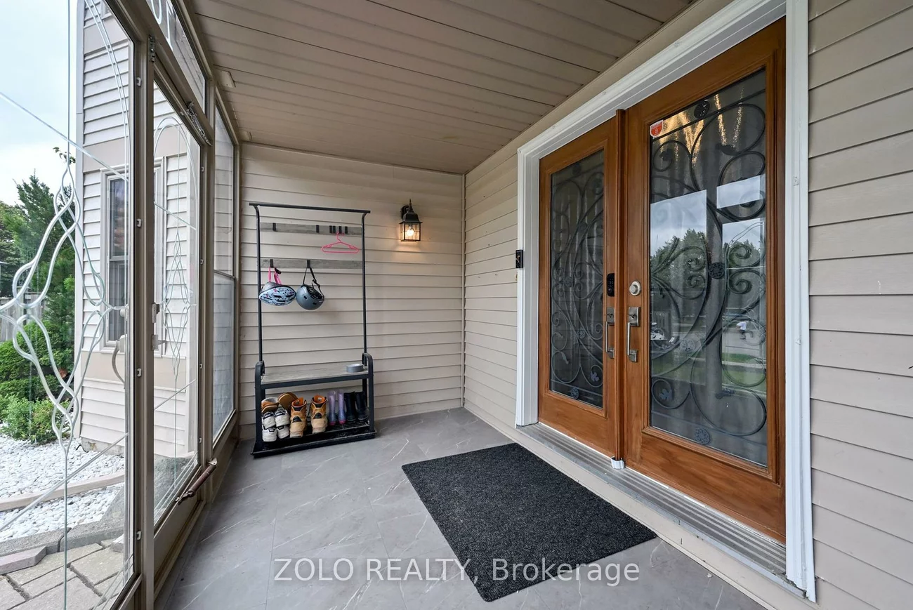 1077, Anna Maria, Alcona, Innisfil