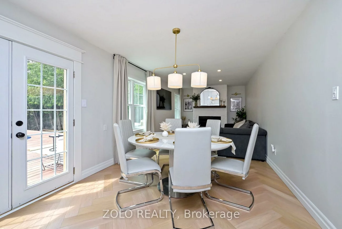 1077, Anna Maria, Alcona, Innisfil