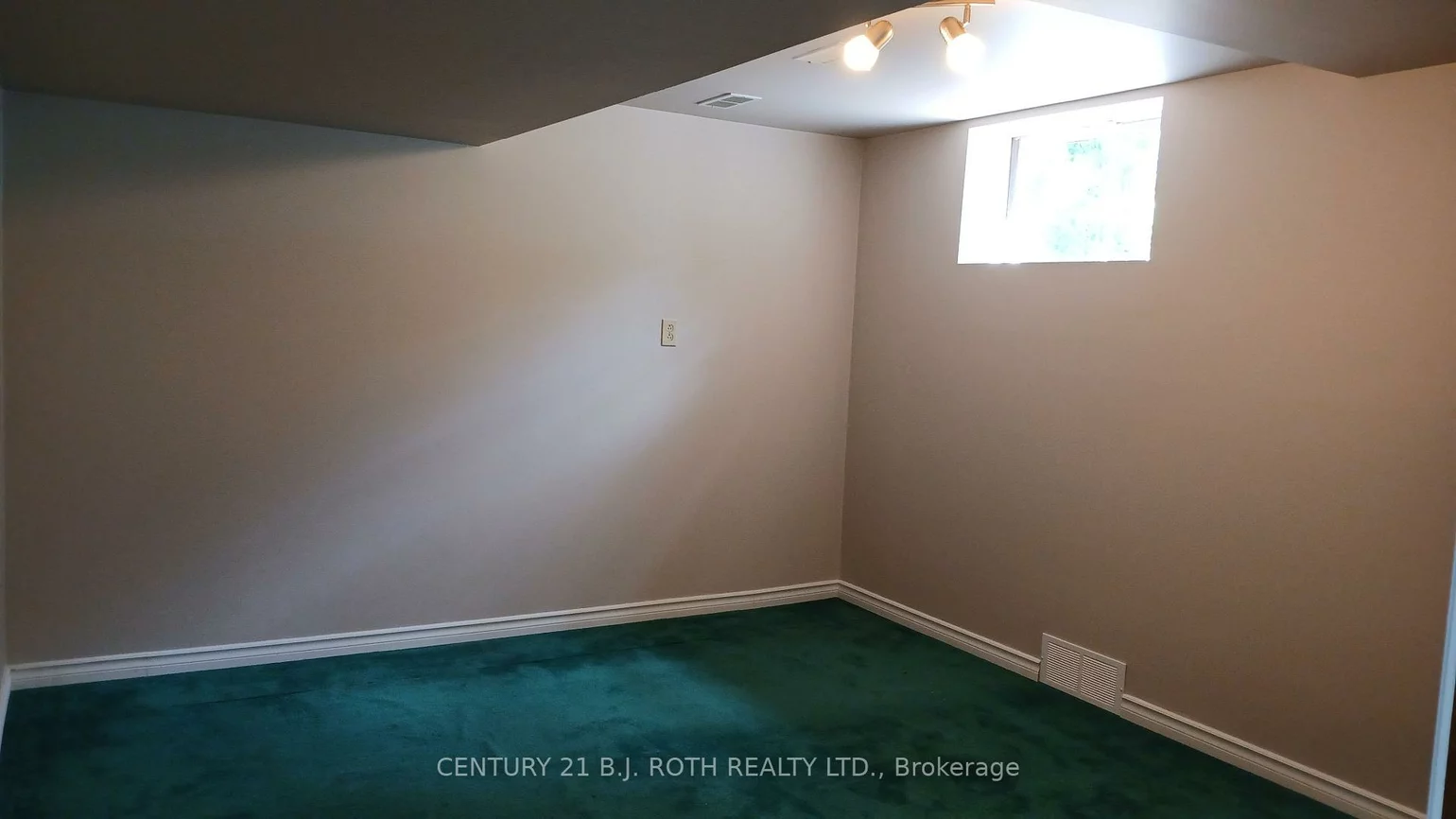 2293, Victoria, Stroud, Innisfil