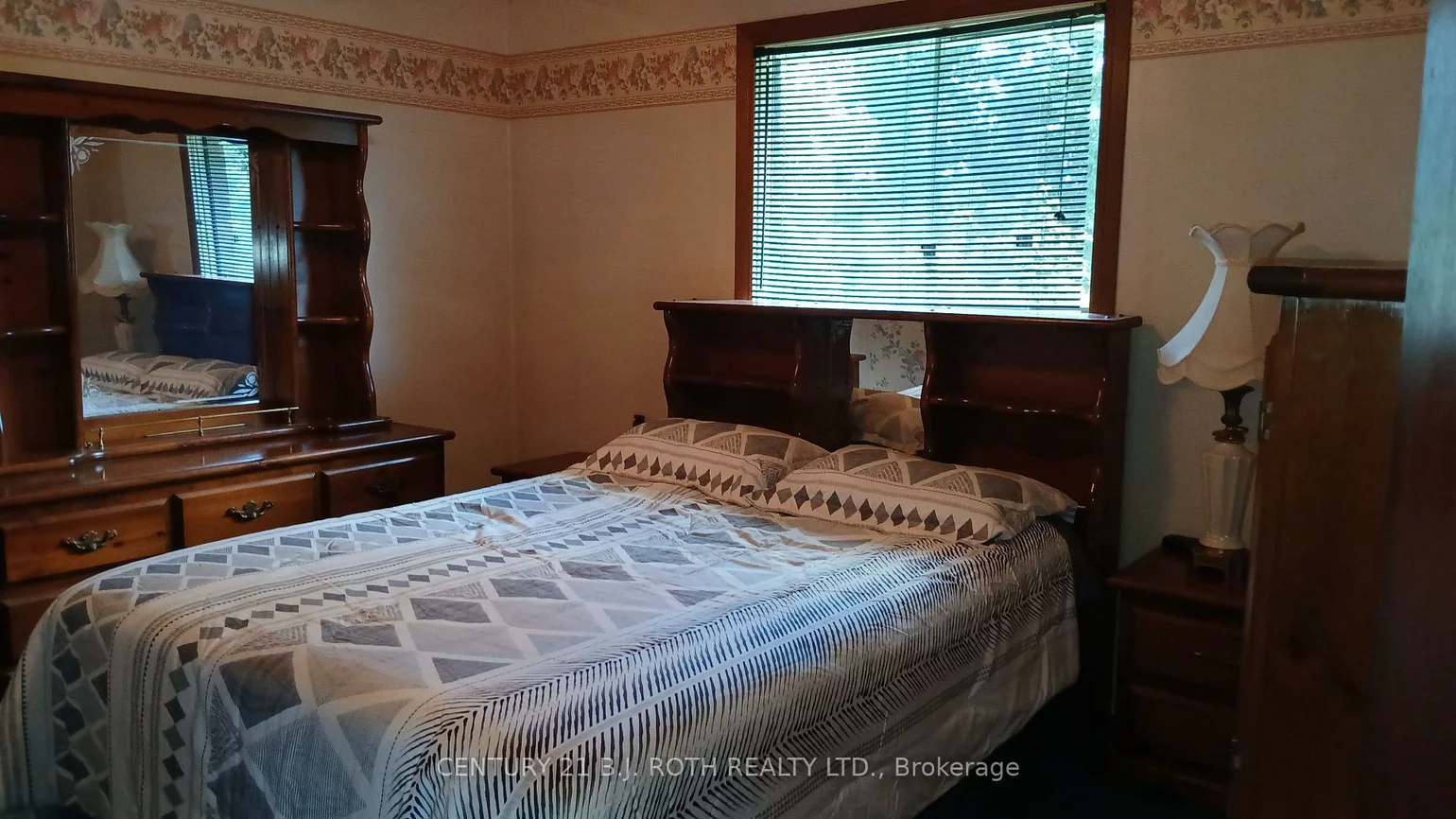 2293, Victoria, Stroud, Innisfil