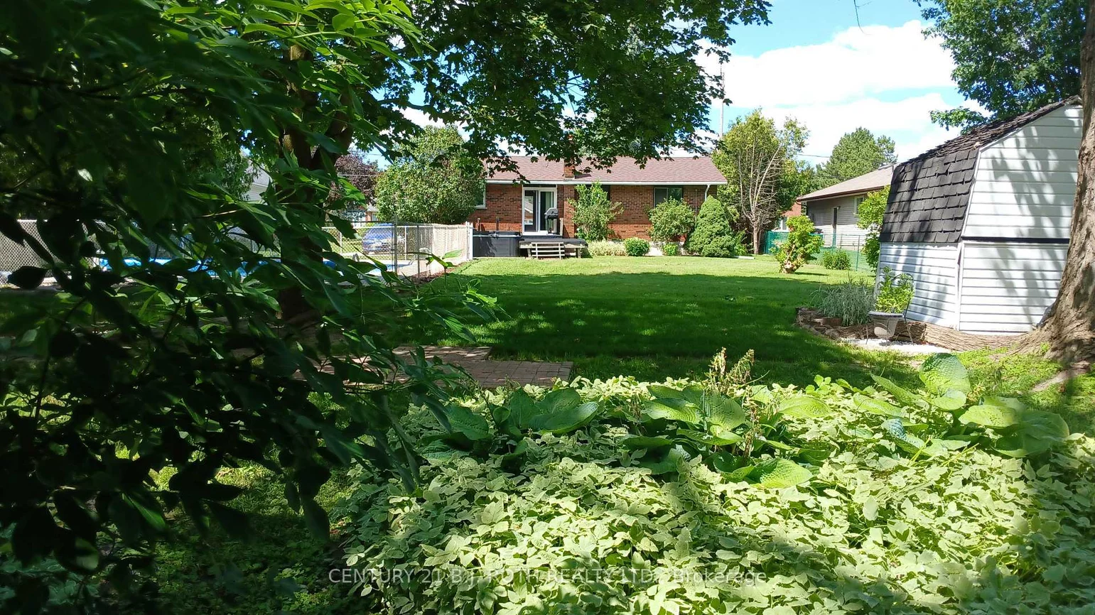 2293, Victoria, Stroud, Innisfil