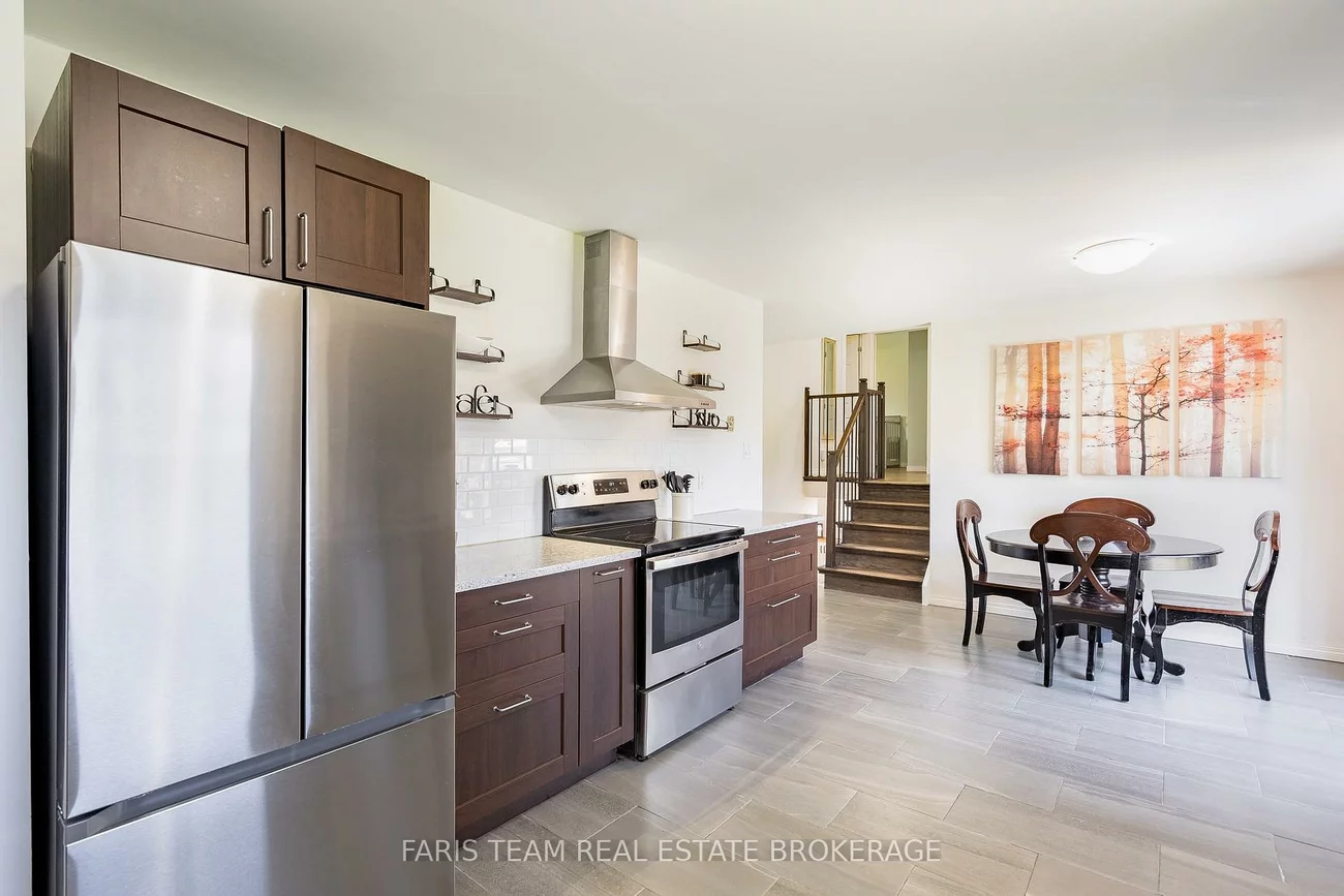 201, Parkside, Stroud, Innisfil