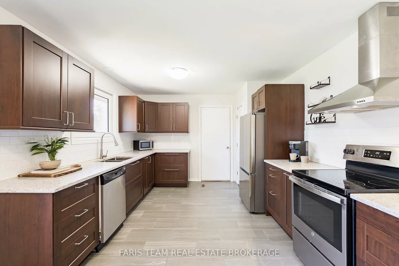 201, Parkside, Stroud, Innisfil