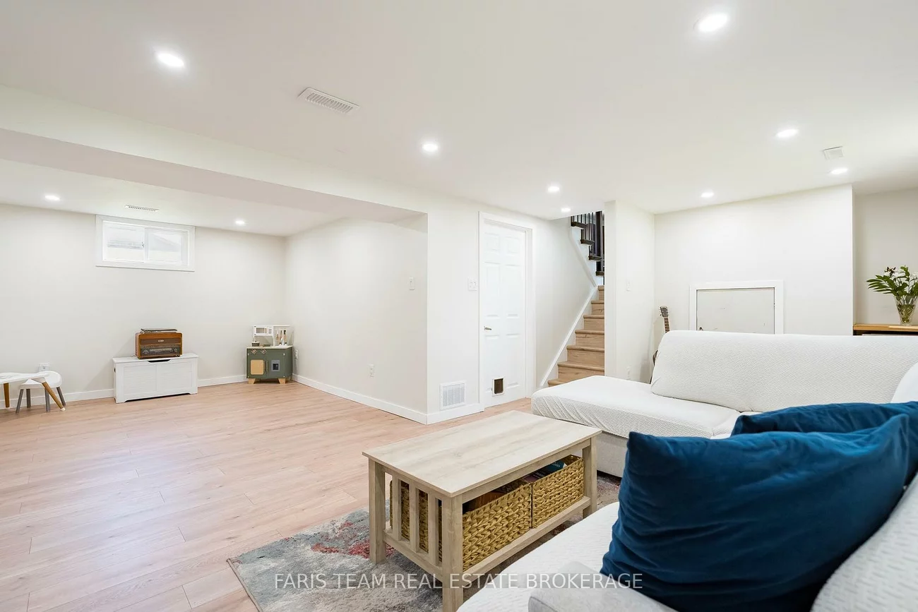 201, Parkside, Stroud, Innisfil