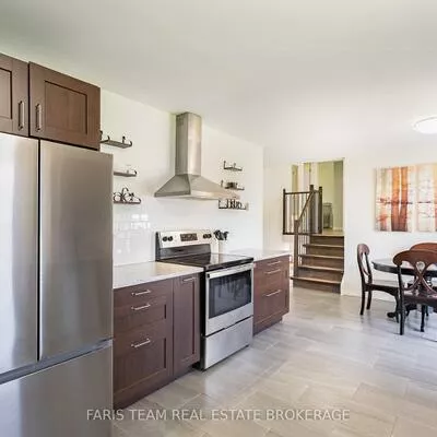 201, Parkside, Stroud, Innisfil