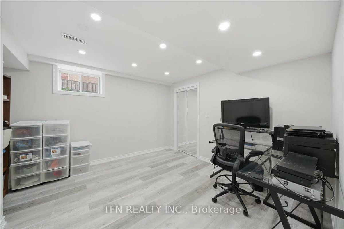 2073, Cynthia, Alcona, Innisfil