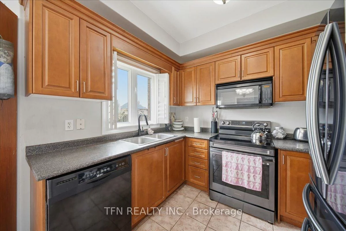 2073, Cynthia, Alcona, Innisfil
