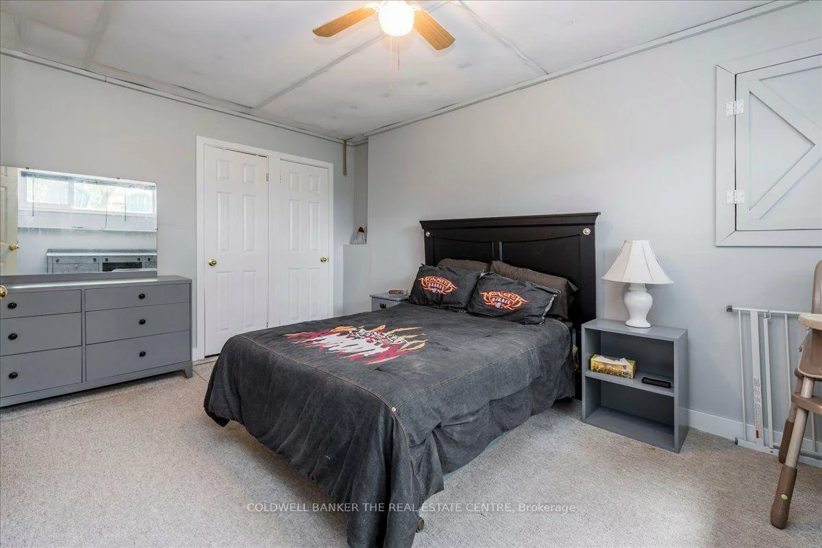 2593, Lawrence, Stroud, Innisfil