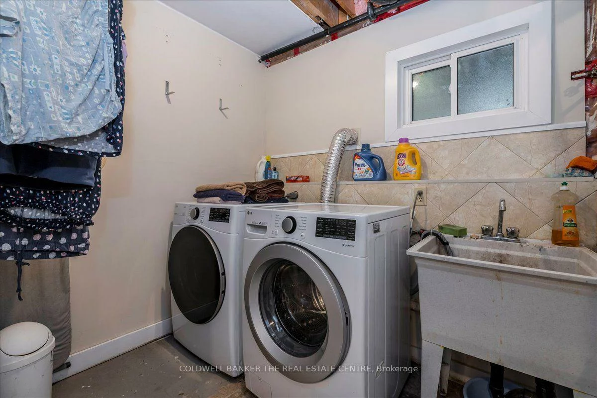 2593, Lawrence, Stroud, Innisfil