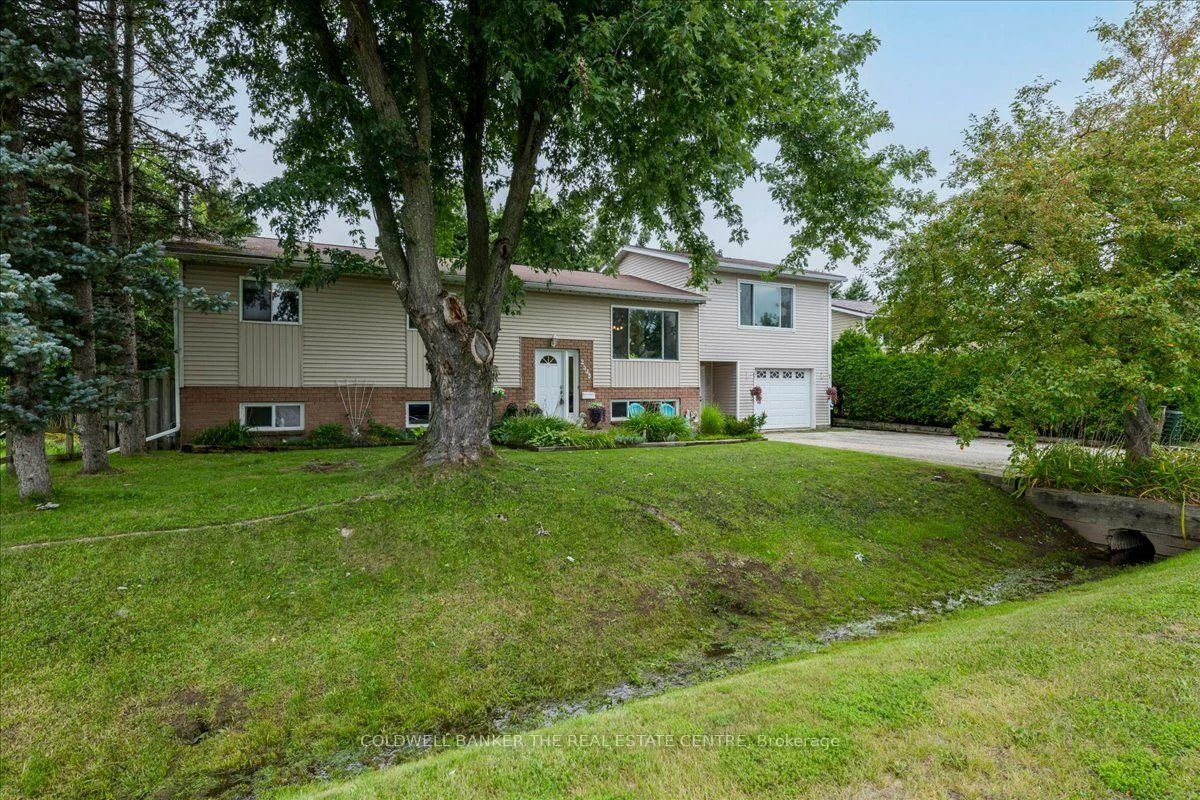 2593, Lawrence, Stroud, Innisfil