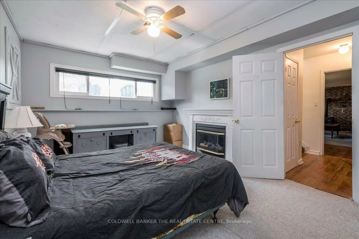 2593, Lawrence, Stroud, Innisfil