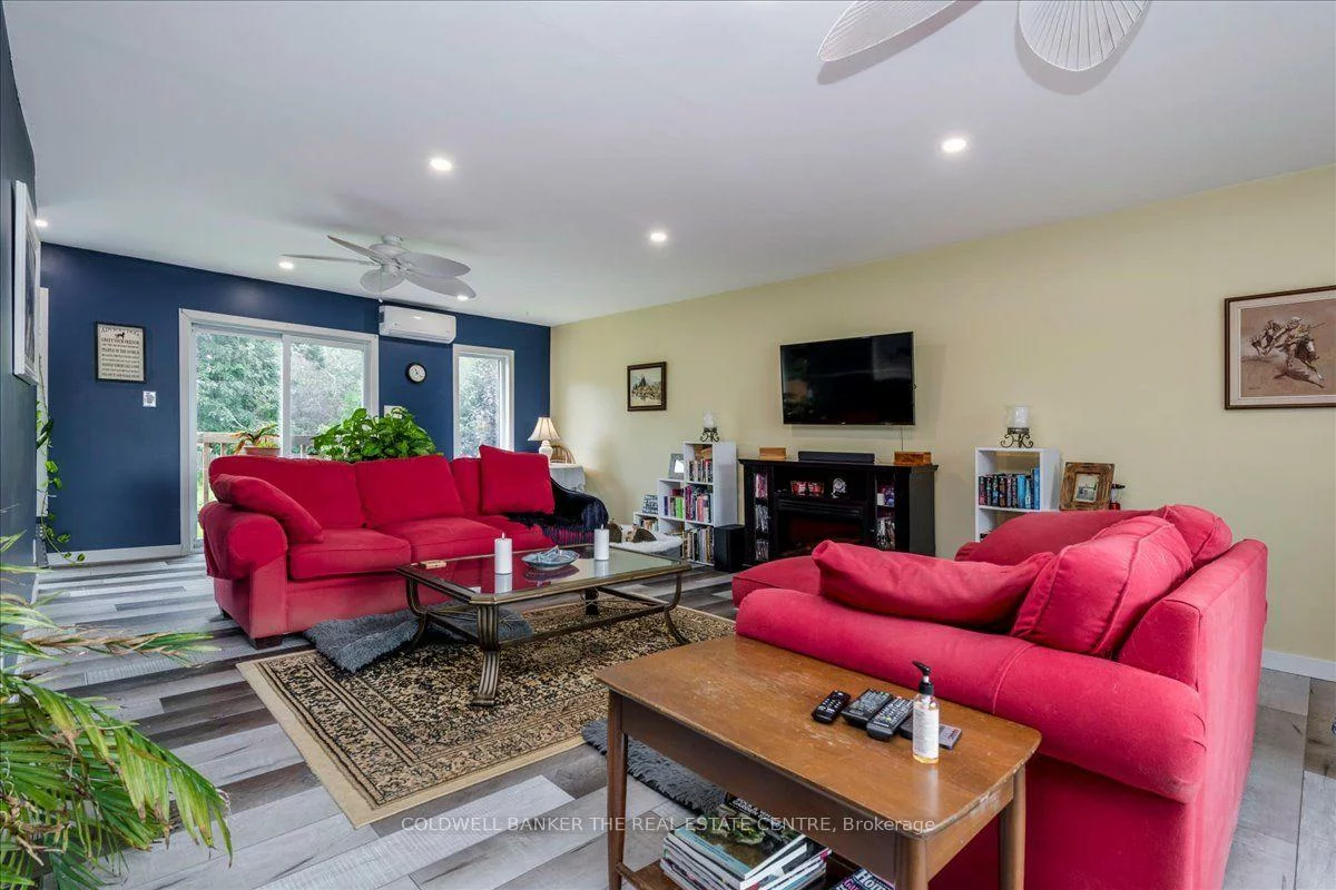 2593, Lawrence, Stroud, Innisfil