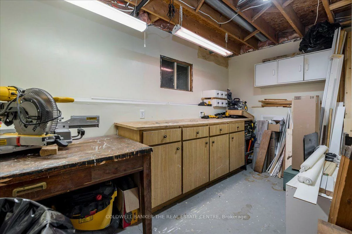 2593, Lawrence, Stroud, Innisfil