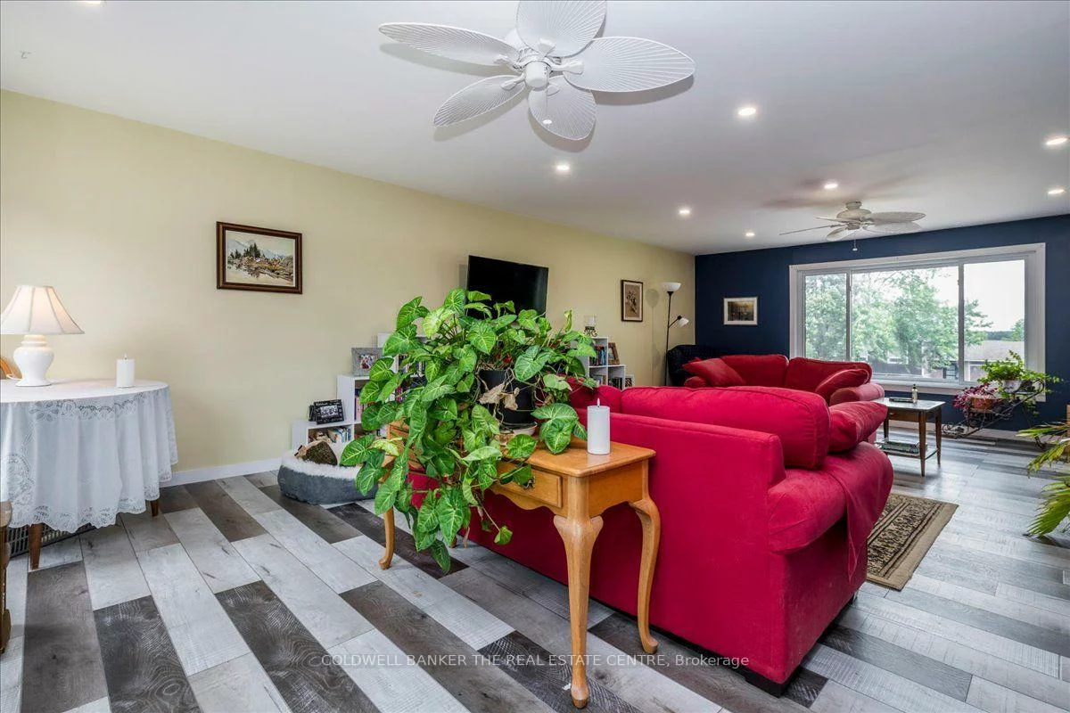 2593, Lawrence, Stroud, Innisfil